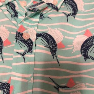 Vineyard Vines Shirts - NWT men’s Medium Vineyard Vines Sailfish Shirt Vineyard Vines Shirts - NWT men’s Medium Vineyard Vines Sailfish Shirt